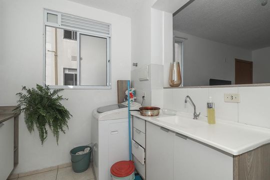 Cozinha de apartamento à venda com 2 quartos, 42m² em Jardim Dona Leopoldina, Porto Alegre