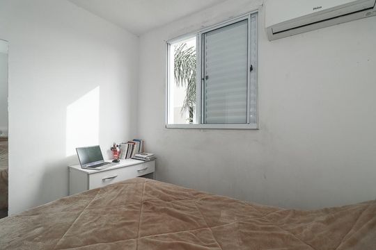 Quarto de apartamento à venda com 2 quartos, 42m² em Jardim Dona Leopoldina, Porto Alegre