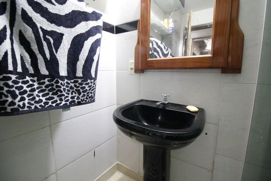 Banheiro de casa para alugar com 2 quartos, 90m² em Curicica, Rio de Janeiro