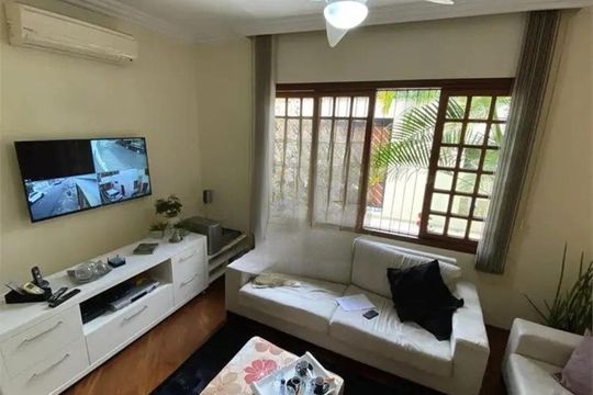 Foto 04 de casa para alugar com 3 quartos, 223m² em Vila Madalena, São Paulo