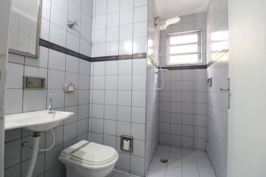 Banheiro comum 2 de casa à venda com 3 quartos, 120m² em Jordanópolis, São Paulo