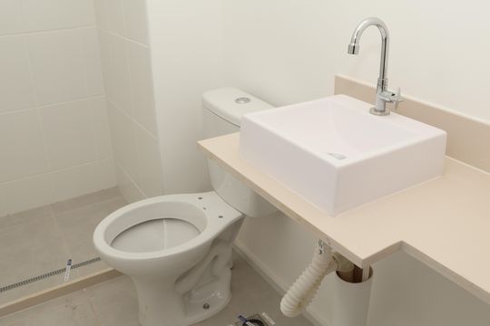 Banheiro de apartamento para alugar com 3 quartos, 61m² em Fazenda Crimeia Caveiras, Goiânia