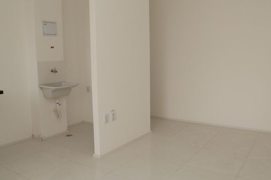 Sala de apartamento para alugar com 3 quartos, 61m² em Fazenda Crimeia Caveiras, Goiânia