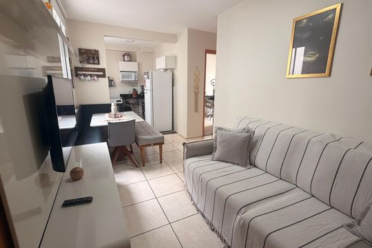 Sala de apartamento à venda com 2 quartos, 48m² em Residencial Aquários, Goiânia