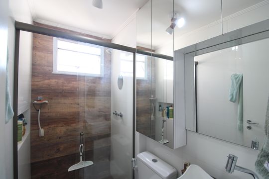 Banheiro de apartamento à venda com 3 quartos, 60m² em Anil, Rio de Janeiro