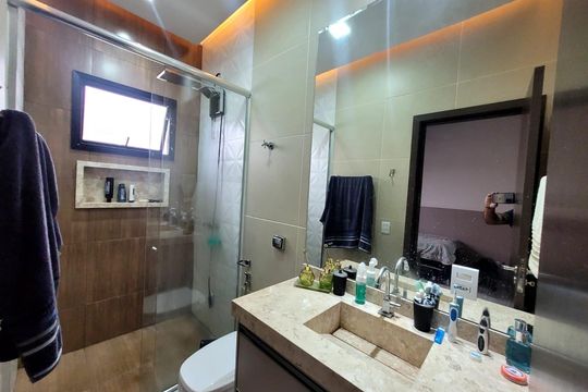 Banheiro de casa para alugar com 3 quartos, 180m² em Ribeirânia, Ribeirão Preto
