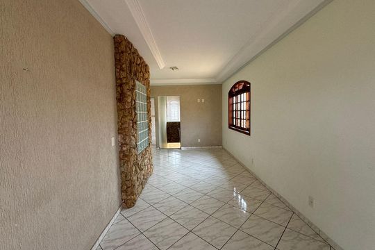 Quarto 1 de casa para alugar com 3 quartos, 326m² em Jardim Maria Rosa, Valinhos