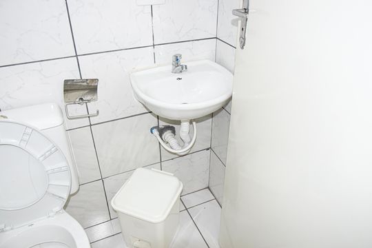 Banheiro 1 de casa para alugar com 3 quartos, 60m² em Jardim Sao Judas Tadeu, Embu das Artes