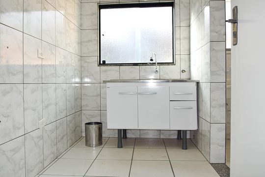 Cozinha de casa para alugar com 3 quartos, 60m² em Jardim Sao Judas Tadeu, Embu das Artes