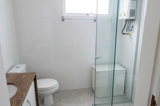 Banheiro de apartamento para alugar com 2 quartos, 79m² em Barra da Tijuca, Rio de Janeiro