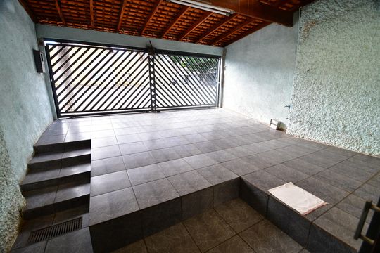 Garagem de casa à venda com 3 quartos, 93m² em Vila Iapi, Campinas