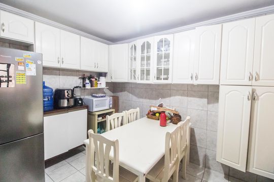 Cozinha de apartamento para alugar com 1 quarto, 226m² em Parque Imperial, Barueri