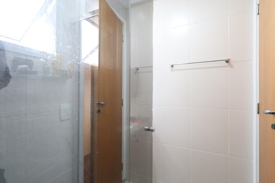 Banheiro de apartamento à venda com 2 quartos, 70m² em Sumarezinho, São Paulo