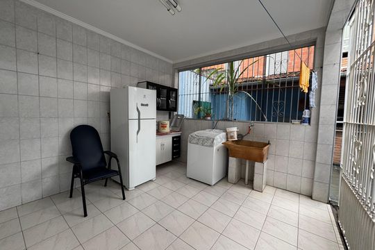Área de Serviço de casa à venda com 3 quartos, 218m² em Jardim Roberto, Osasco