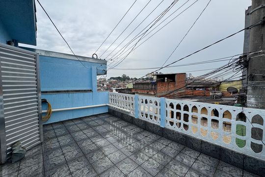 Varanda de casa à venda com 3 quartos, 218m² em Jardim Roberto, Osasco