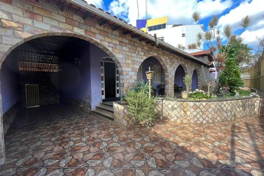 Casa para alugar com 4 quartos, 300m² em Fonte Grande, Contagem