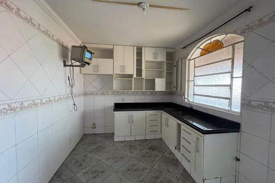 Casa para alugar com 4 quartos, 300m² em Fonte Grande, Contagem