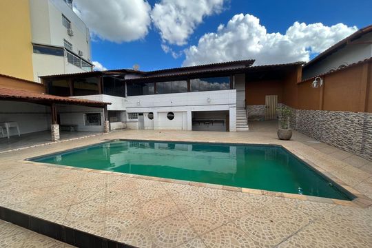 Casa para alugar com 4 quartos, 300m² em Fonte Grande, Contagem