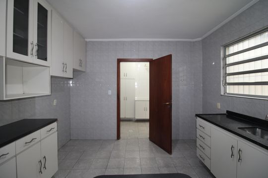 Cozinha de casa à venda com 4 quartos, 112m² em Vila Pauliceia, São Paulo