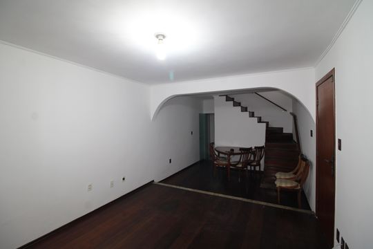 Casa à venda com 4 quartos, 112m² em Vila Pauliceia, São Paulo