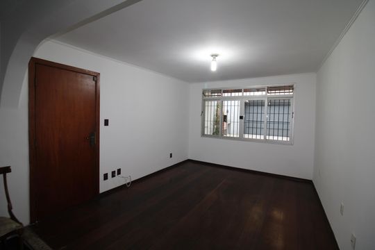 Sala de casa à venda com 4 quartos, 112m² em Vila Pauliceia, São Paulo