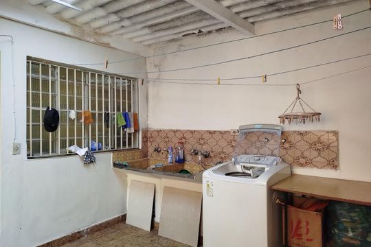 Casa 1: área de serviço de casa à venda com 5 quartos, 102m² em Vila Nova Savoia, São Paulo