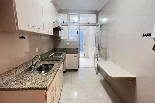 Cozinha de casa para alugar com 3 quartos, 260m² em Jardim Karaíba, Uberlândia