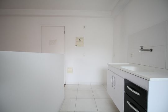 Cozinha de apartamento para alugar com 2 quartos, 49m² em Jardim Umarizal, São Paulo