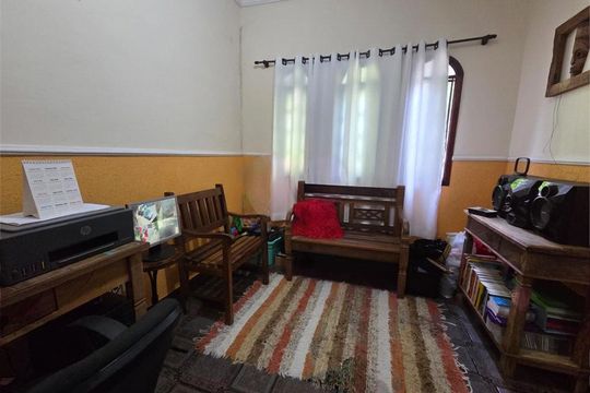 Casa à venda com 4 quartos, 199m² em Vila Paulo Silas, São Paulo