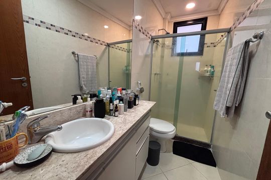 Banheiro do Quarto 1 de apartamento à venda com 3 quartos, 100m² em R. Bandeirantes, Rio de Janeiro
