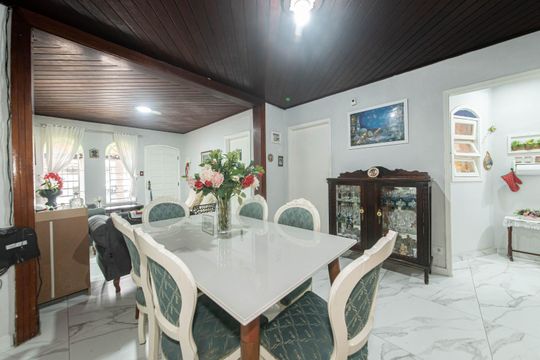 Sala de casa à venda com 4 quartos, 140m² em Jardim das Flores, São Paulo