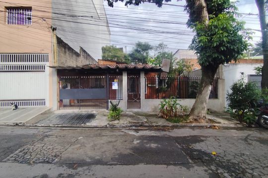 Fachada de casa à venda com 4 quartos, 140m² em Jardim das Flores, São Paulo