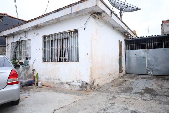 Garagem de casa à venda com 3 quartos, 312m² em Parque Industrial, São Paulo
