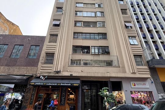 Fachada de kitnet/studio à venda com 2 quartos, 67m² em Santa Ifigênia, São Paulo