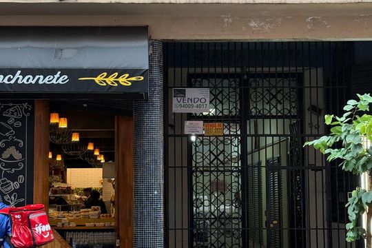 Fachada de kitnet/studio à venda com 2 quartos, 67m² em Santa Ifigênia, São Paulo