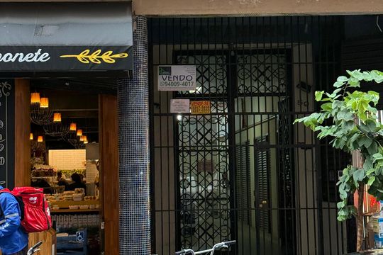 Fachada de kitnet/studio à venda com 2 quartos, 67m² em Santa Ifigênia, São Paulo