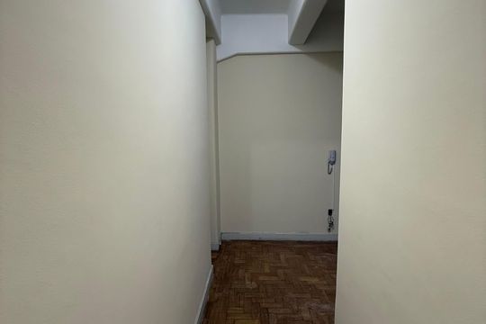 Corredor de kitnet/studio à venda com 2 quartos, 67m² em Santa Ifigênia, São Paulo