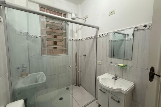 Banheiro de kitnet/studio à venda com 2 quartos, 67m² em Santa Ifigênia, São Paulo