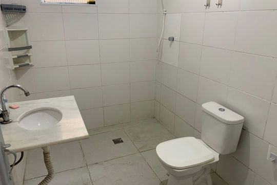 Banheiro de apartamento para alugar com 1 quarto, 75m² em Paquetá, Santos