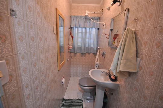 Lavabo de casa à venda com 2 quartos, 140m² em Tremembé, São Paulo
