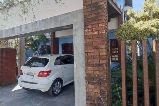 Garagem de casa de condomínio para alugar com 3 quartos, 340m² em Jardim Belizário, Cotia
