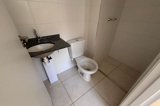 Banheiro da Suíte de apartamento à venda com 2 quartos, 52m² em Barra Olímpica, Rio de Janeiro