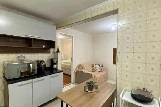 Cozinha  de apartamento à venda com 2 quartos, 45m² em Conjunto Habitacional Padre Manoel da Nobrega, São Paulo