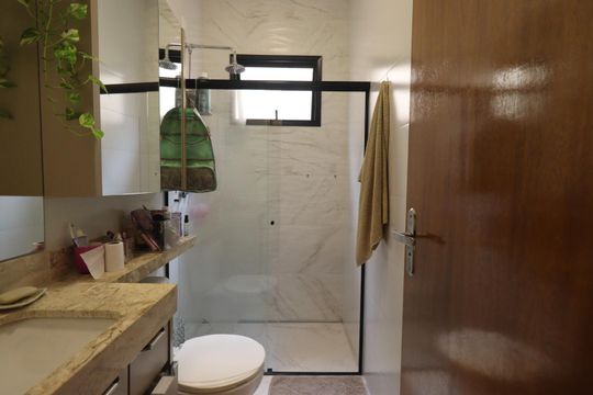 Banheiro da Suíte 1 de casa de condomínio para alugar com 3 quartos, 160m² em Recreio das Acacias, Ribeirão Preto