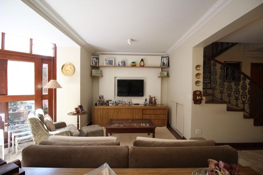 Casa para alugar com 3 quartos, 170m² em Jardim Ampliacao, São Paulo