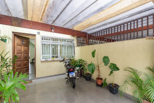 Casa à venda com 3 quartos, 100m² em Vila Yara, São Paulo
