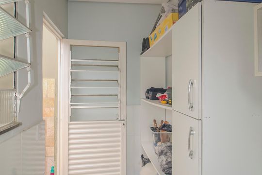 Area de serviço de casa à venda com 4 quartos, 175m² em Espírito Santo, Porto Alegre