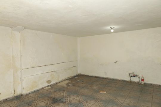 Garagem de casa à venda com 2 quartos, 148m² em Vila Aurea, São Paulo