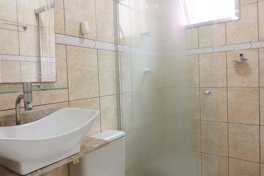 Banheiro Social de apartamento à venda com 2 quartos, 42m² em Baeta Neves, São Bernardo do Campo