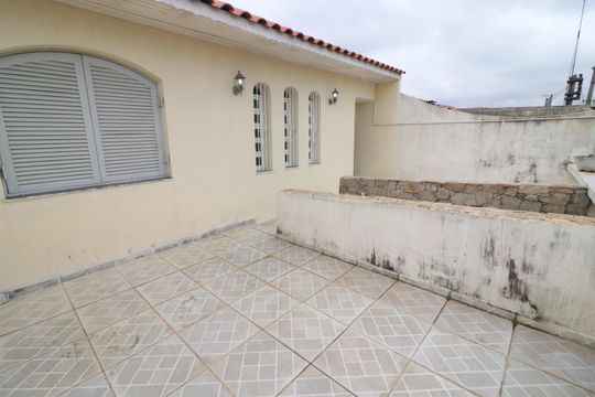 Varanda de casa à venda com 3 quartos, 170m² em Km 18, Osasco